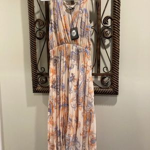 Large Maxi (missing belt) can use a little one .